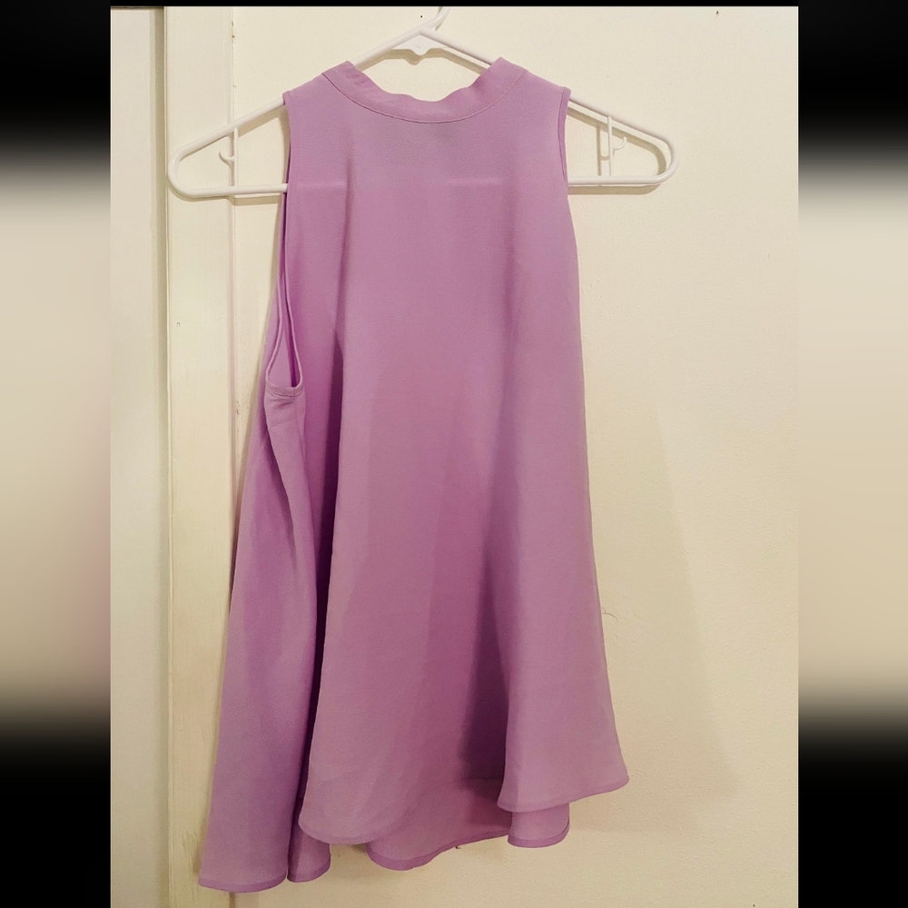 Sleevless blouse